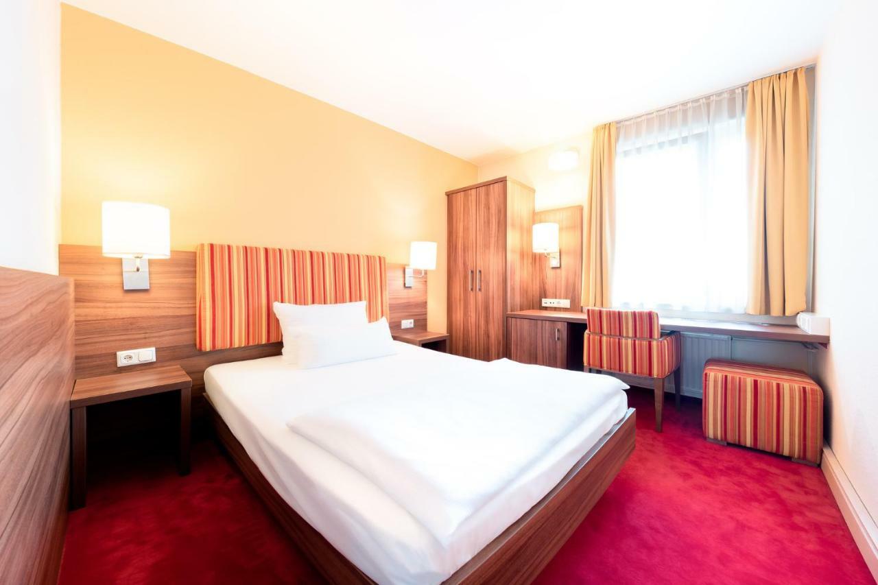 The Hotel 3*